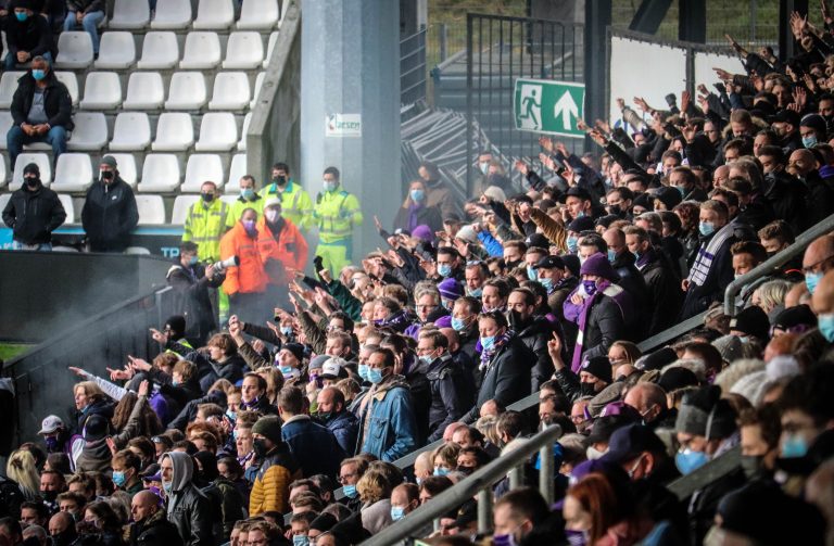 Royal Antwerp: Den derby van ’t Stad leidt tot bizarre taferelen