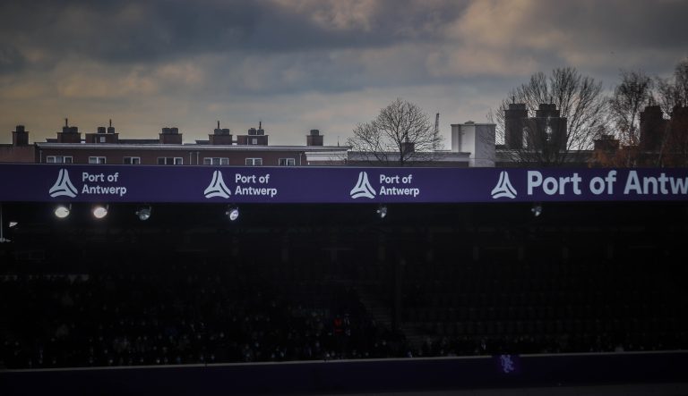 Royal Antwerp: Den derby van ’t Stad leidt tot bizarre taferelen