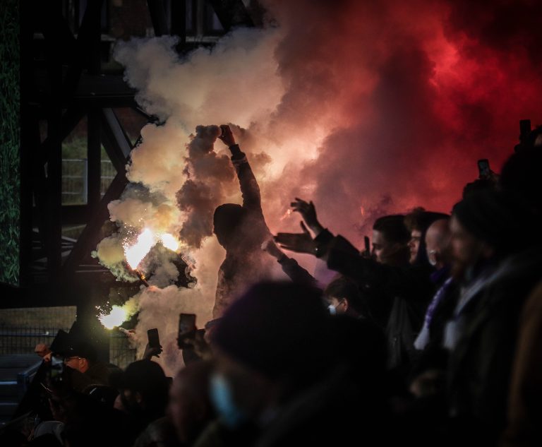 Royal Antwerp: Den derby van ’t Stad leidt tot bizarre taferelen