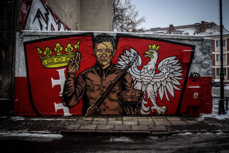 Ultras Lechia Gdansk tonen gruwelij spandoek tijden historisch weekend