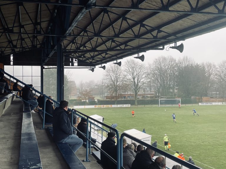 Winterse voetbalmiddag bij Lentezon
