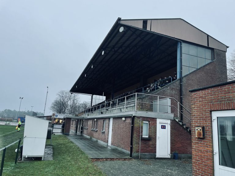 Winterse voetbalmiddag bij Lentezon