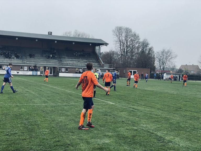 Winterse voetbalmiddag bij Lentezon