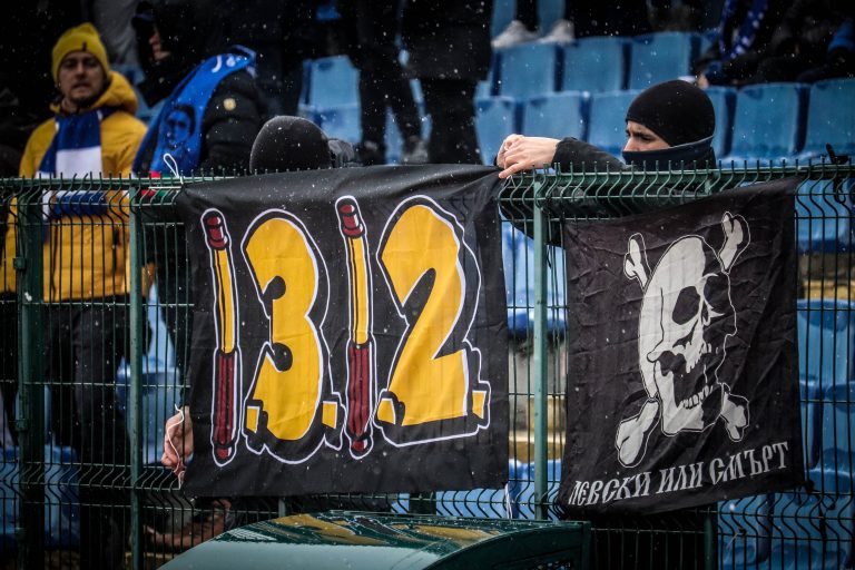 Unieke Sofiaderby: sneeuw, vechtvoetbal en geluidsgeweld