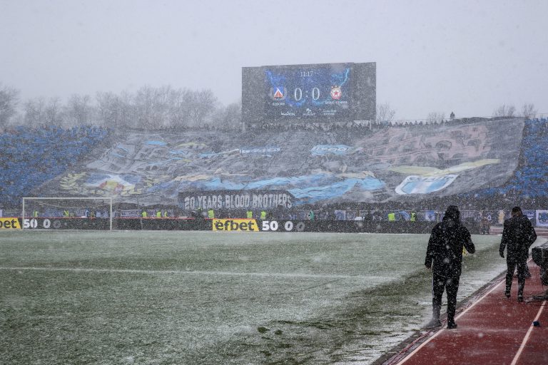 Unieke Sofiaderby: sneeuw, vechtvoetbal en geluidsgeweld