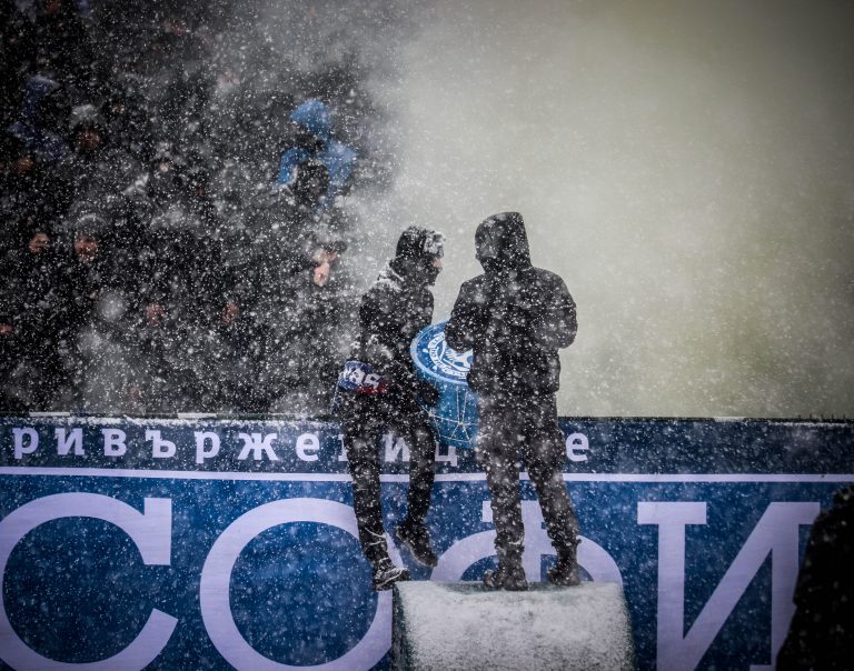 Unieke Sofiaderby: sneeuw, vechtvoetbal en geluidsgeweld