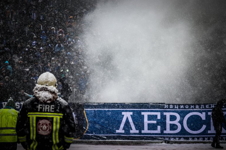 Unieke Sofiaderby: sneeuw, vechtvoetbal en geluidsgeweld