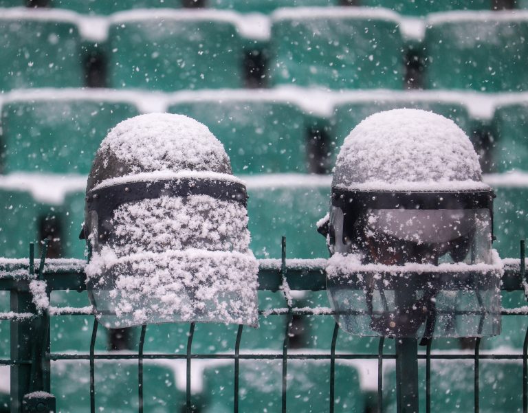 Unieke Sofiaderby: sneeuw, vechtvoetbal en geluidsgeweld