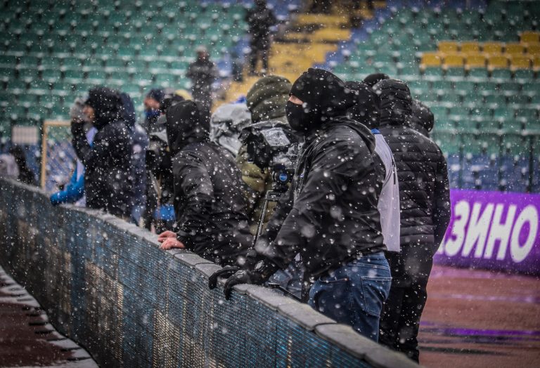 Unieke Sofiaderby: sneeuw, vechtvoetbal en geluidsgeweld