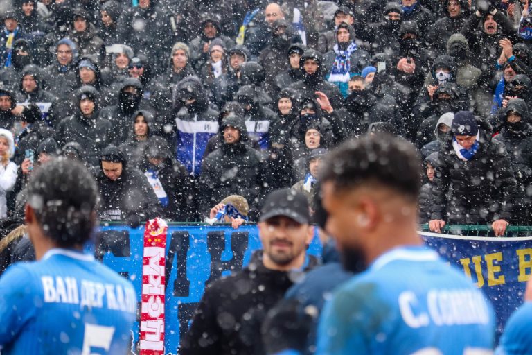 Unieke Sofiaderby: sneeuw, vechtvoetbal en geluidsgeweld