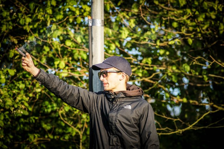 Ultras Eerbeek tegen Dieren Youth in doordeweekse derby