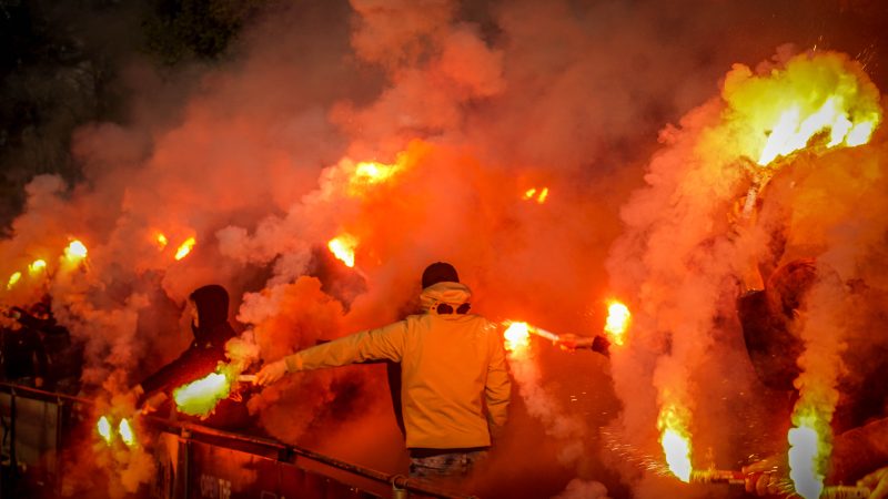 Ultras Eerbeek tegen Dieren Youth in doordeweekse derby