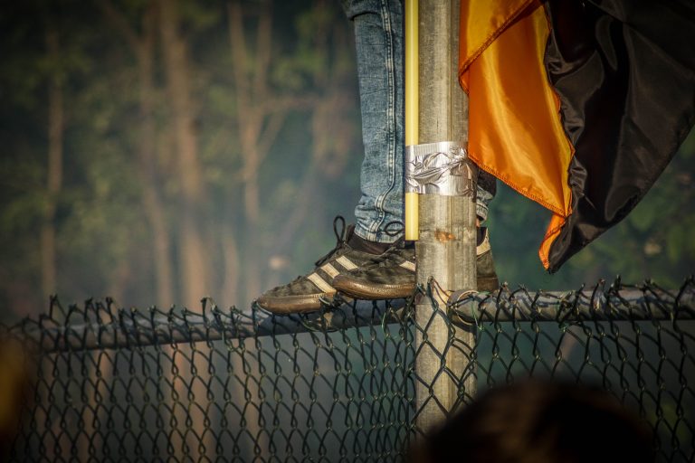Ultras Eerbeek tegen Dieren Youth in doordeweekse derby