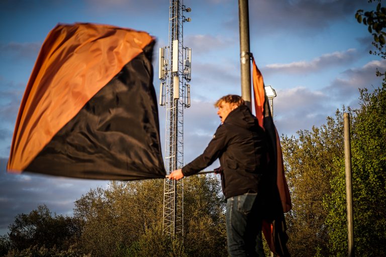 Ultras Eerbeek tegen Dieren Youth in doordeweekse derby