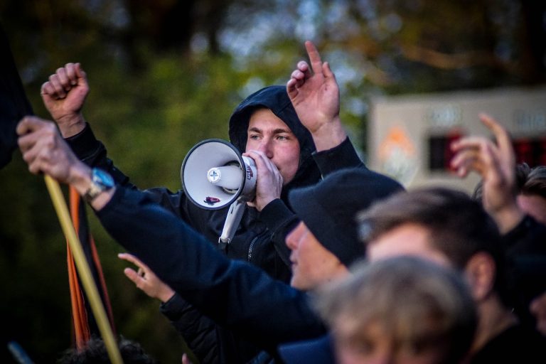 Ultras Eerbeek tegen Dieren Youth in doordeweekse derby