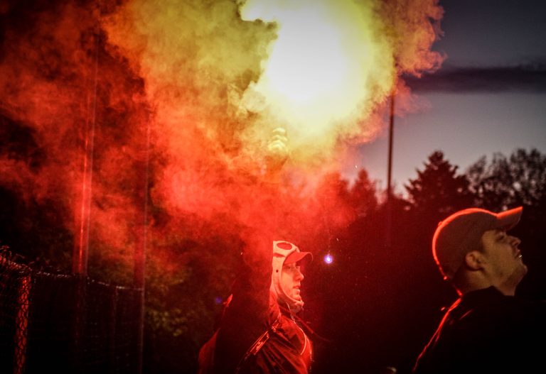 Ultras Eerbeek tegen Dieren Youth in doordeweekse derby
