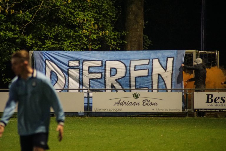 Ultras Eerbeek tegen Dieren Youth in doordeweekse derby