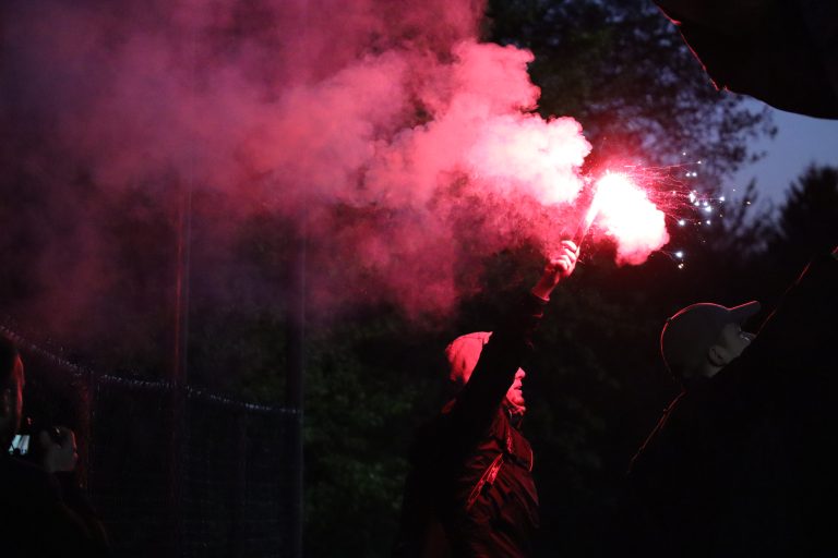 Ultras Eerbeek tegen Dieren Youth in doordeweekse derby