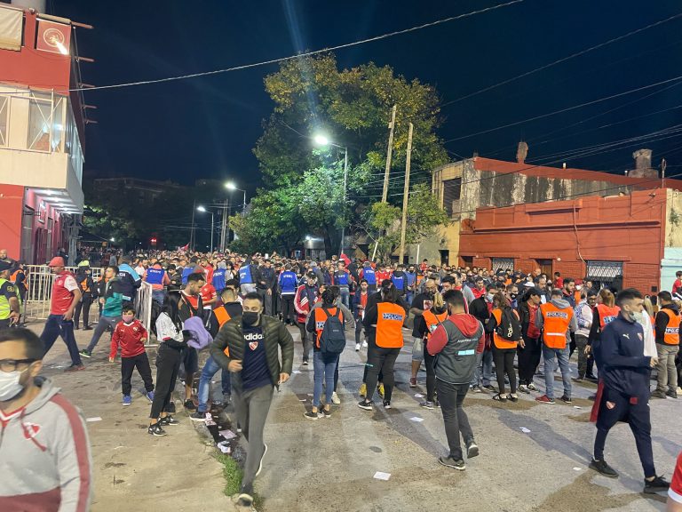 Argentinië special: bloedzuigers Racing pakken Clásico de Avellaneda