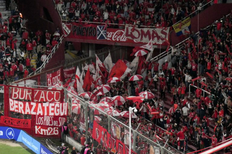 Argentinië special: bloedzuigers Racing pakken Clásico de Avellaneda