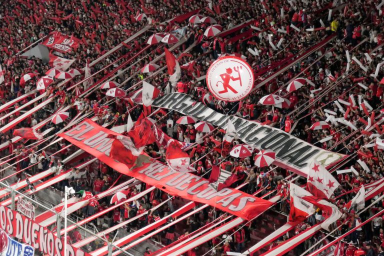 Argentinië special: bloedzuigers Racing pakken Clásico de Avellaneda