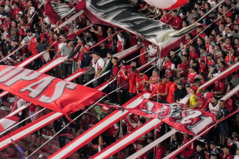 Argentinië special: bloedzuigers Racing pakken Clásico de Avellaneda