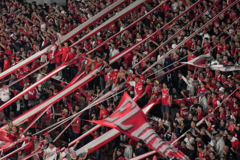 Argentinië special: bloedzuigers Racing pakken Clásico de Avellaneda
