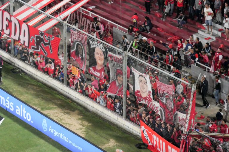 Argentinië special: bloedzuigers Racing pakken Clásico de Avellaneda