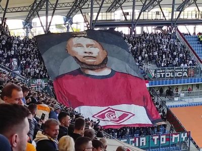 Legia supporters hangen Poetin op