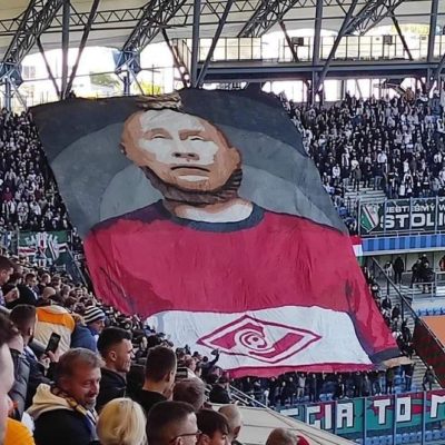 Legia supporters hangen Poetin op
