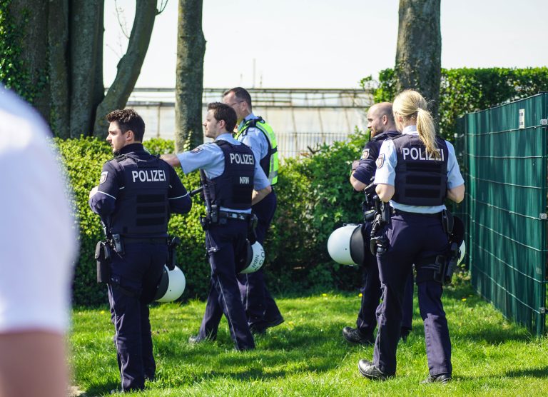 Ultras Alemannia Aachen nemen dorpj Straelen over bij degradatiekraker