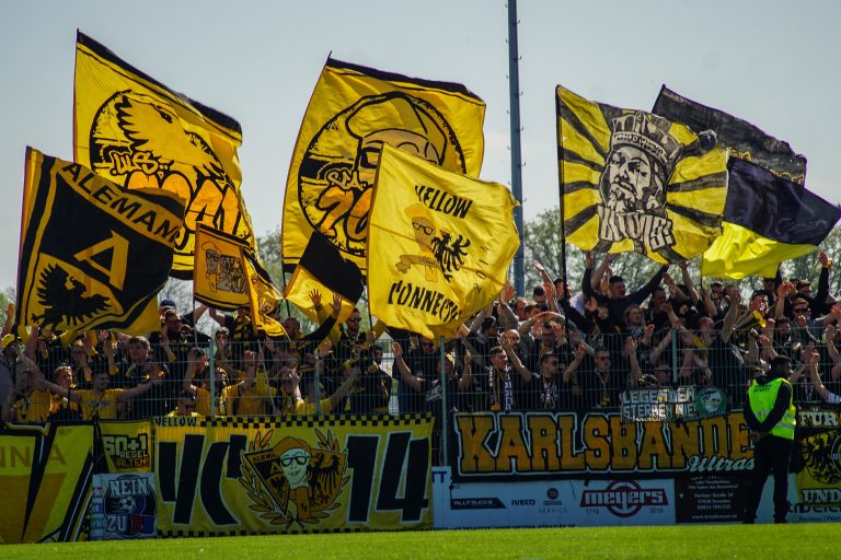 Ultras Alemannia Aachen nemen dorpj Straelen over bij degradatiekraker