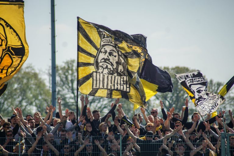 Ultras Alemannia Aachen nemen dorpj Straelen over bij degradatiekraker