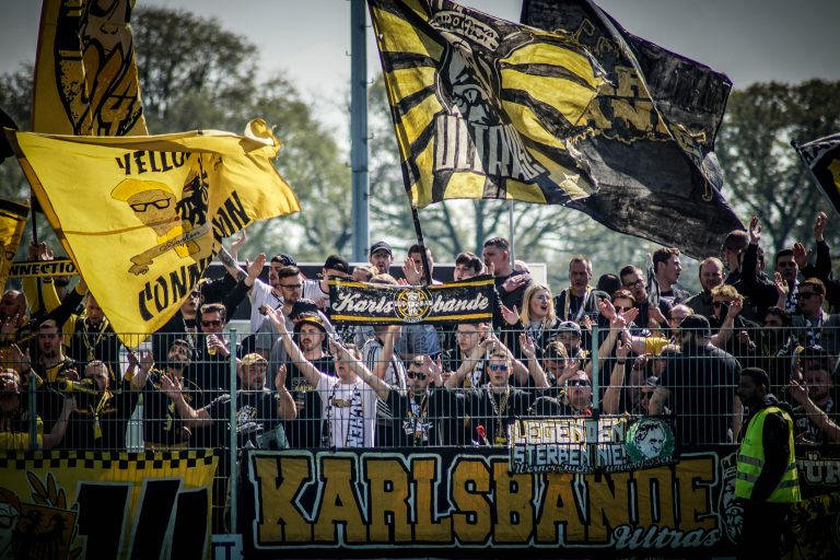 Ultras Alemannia Aachen nemen dorpj Straelen over bij degradatiekraker