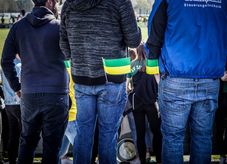 Ultras Alemannia Aachen nemen dorpj Straelen over bij degradatiekraker