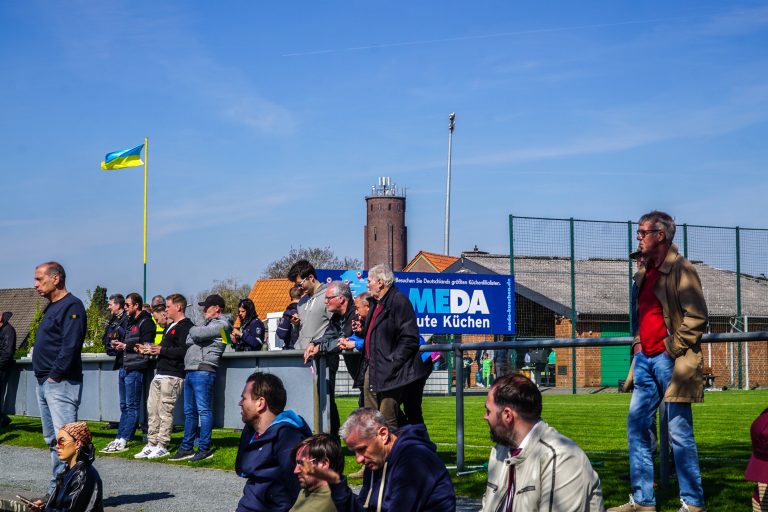 Ultras Alemannia Aachen nemen dorpj Straelen over bij degradatiekraker