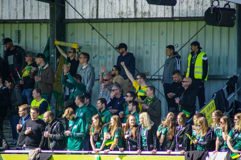 Ultras Alemannia Aachen nemen dorpj Straelen over bij degradatiekraker