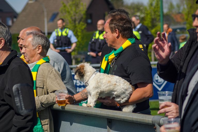 Ultras Alemannia Aachen nemen dorpj Straelen over bij degradatiekraker