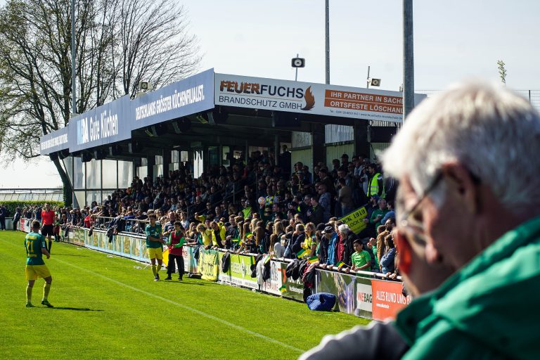 Ultras Alemannia Aachen nemen dorpj Straelen over bij degradatiekraker
