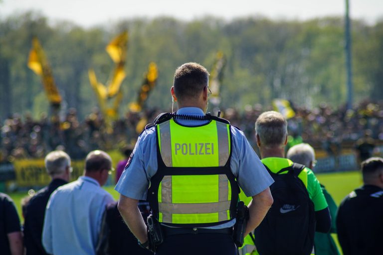 Ultras Alemannia Aachen nemen dorpj Straelen over bij degradatiekraker