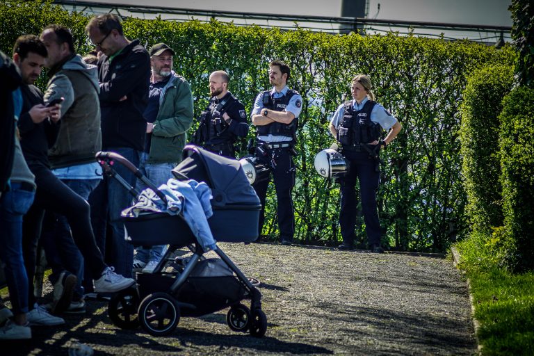 Ultras Alemannia Aachen nemen dorpj Straelen over bij degradatiekraker