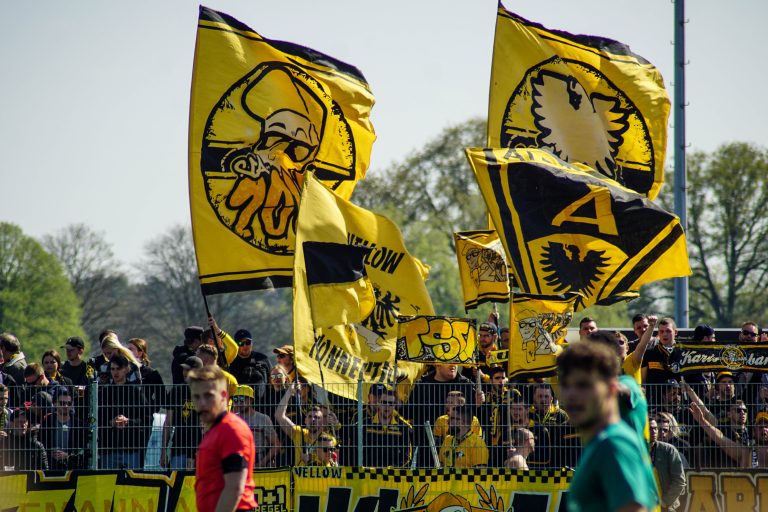 Ultras Alemannia Aachen nemen dorpj Straelen over bij degradatiekraker