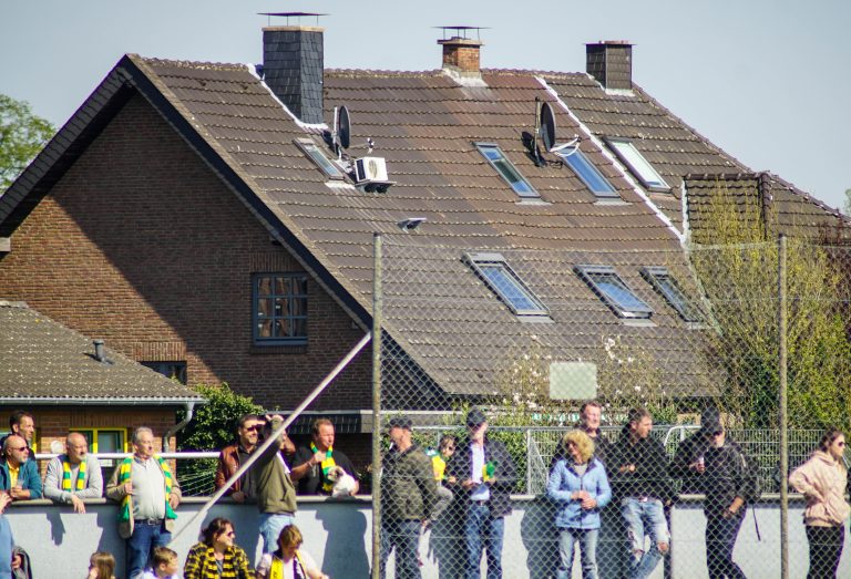 Ultras Alemannia Aachen nemen dorpj Straelen over bij degradatiekraker