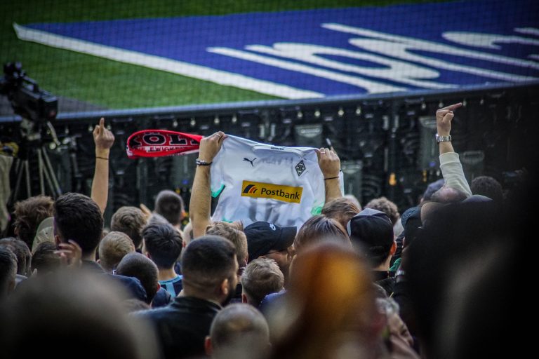 FC Köln de baas in de Rheinland derby