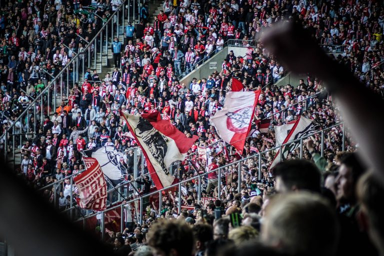 FC Köln de baas in de Rheinland derby