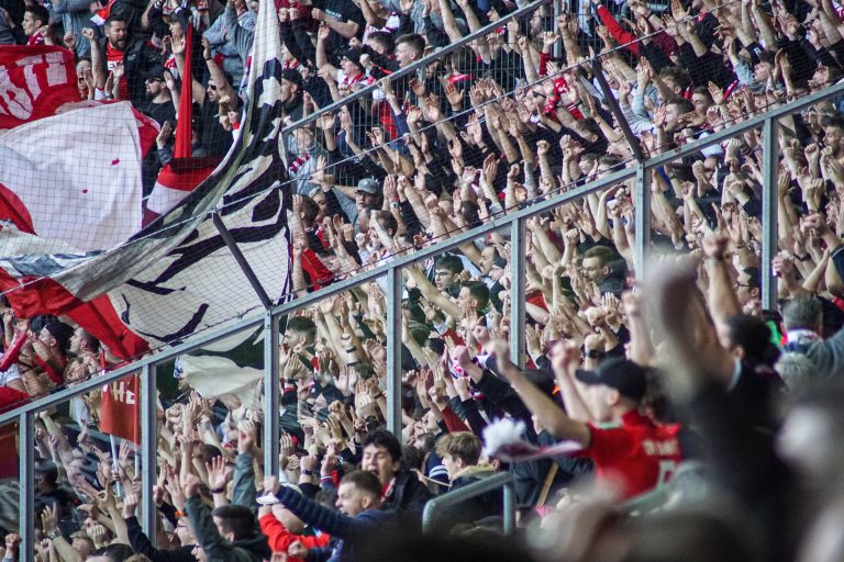 FC Köln de baas in de Rheinland derby