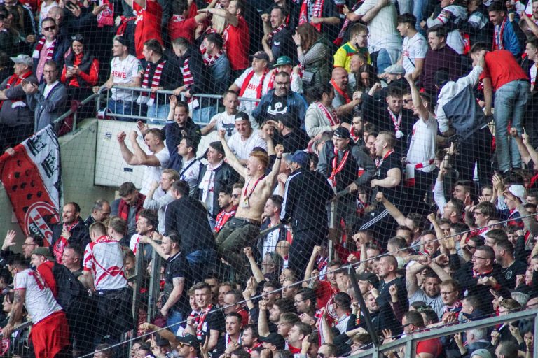 FC Köln de baas in de Rheinland derby