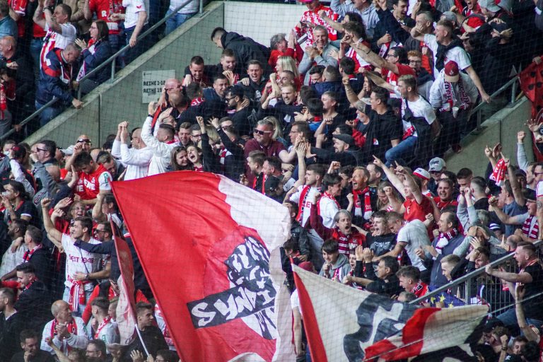 FC Köln de baas in de Rheinland derby