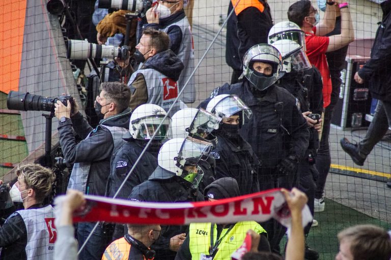 FC Köln de baas in de Rheinland derby