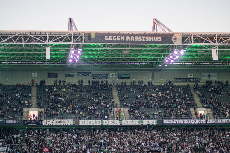 FC Köln de baas in de Rheinland derby